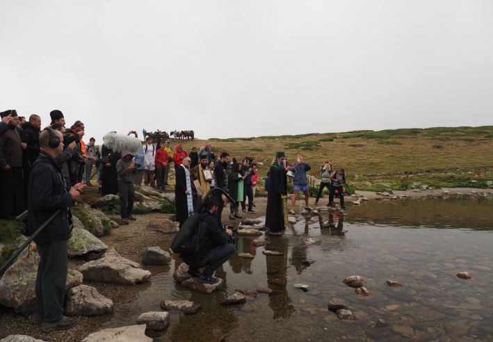 Патриарх Даниил отслужи водосвет на езерото „Бъбрека“ по време на похода „Рилският Чудотворец“