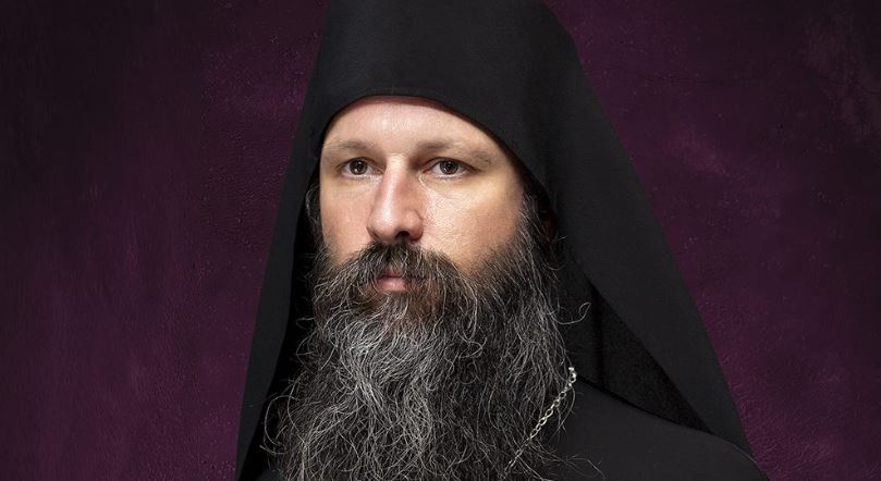 Његово високопреосвештенство Архиепископ цетињски и Митрополит црногорско-приморски г. Јоаникије служиће у четвртак, 14. августа, Свету архијерејску Литургију у Храму Светих мученика Макавеја у подгоричком насељу Толоши, поводом храмовне славе.  Света служба Божија почеће у 8 часова.  Овогодишњи домаћин славе је господин Миодраг Вратница са породицом.