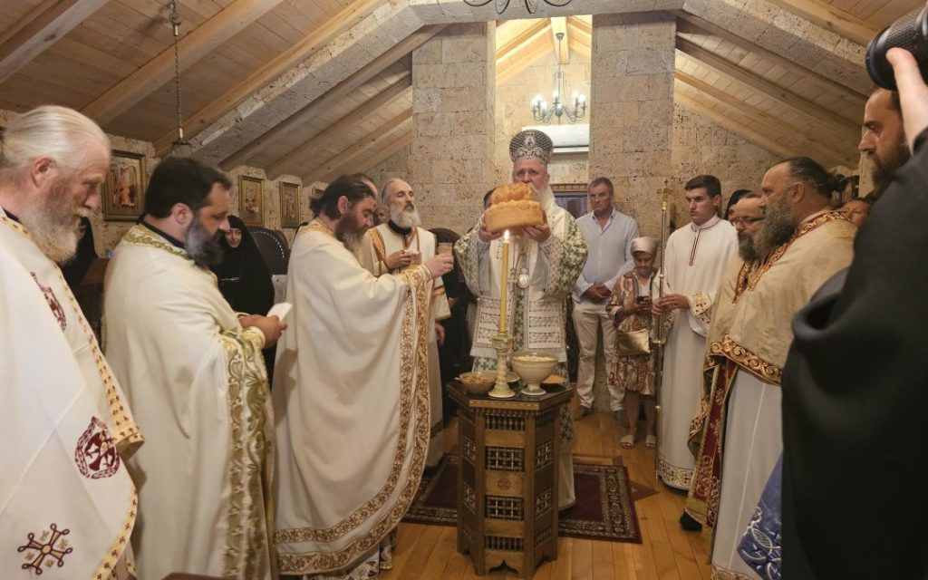 Митрополит Јоаникије у манастиру Дуљево: Преподобна мати Ангелина српска се својим светим животом уписала у историју Цркве Божије