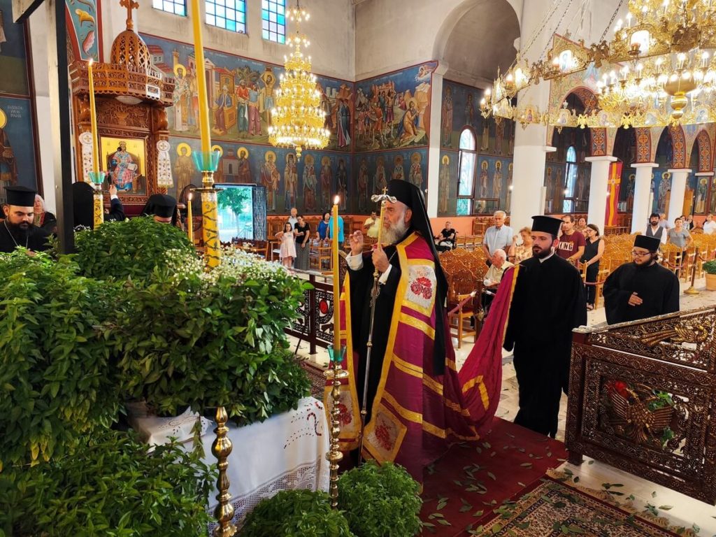 Θεσσαλιώτιδος Τιμόθεος: Μέσα στην Εκκλησία βιώνουμε συνεχώς την παρουσία του Σταυρού