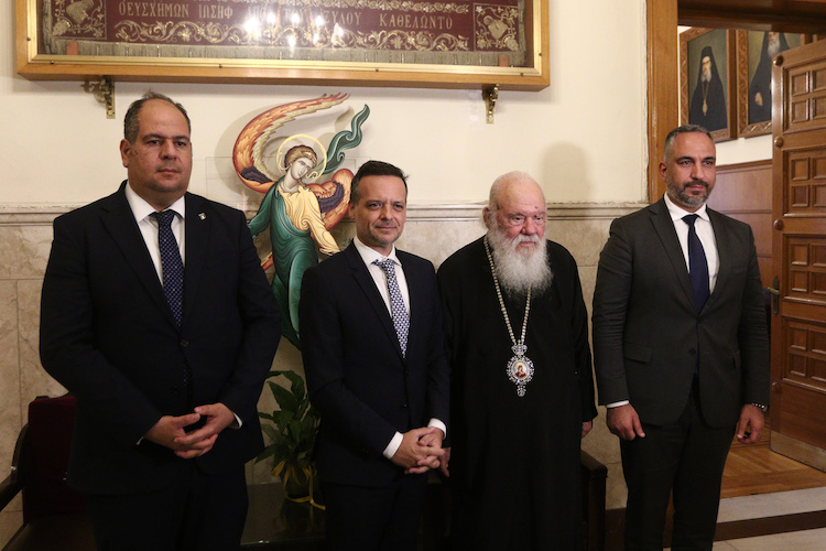 Επίσκεψη Δημάρχου Βηθλεέμ στον Αρχιεπίσκοπο Ιερώνυμο: «Προσευχηθείτε για μια δίκαιη ειρήνη»