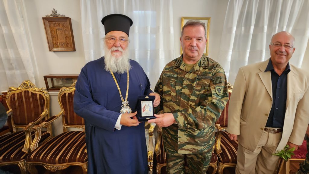 Ο Γενικός Επιθεωρητή Στρατού, Αντιστράτηγος Ανδρέας Κορωνάκης, στον Μητροπολίτη Κερκύρας