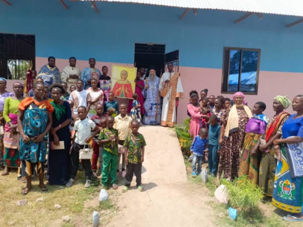 Το μικρό ποίμνιο της Αγίας Ακυλίνας στην Μπουκόμπα