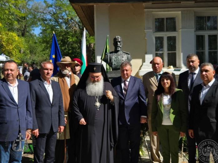 Бюст-паметник на княз Александър I Български бе открит в Държавното предприятие „Кабиюк“