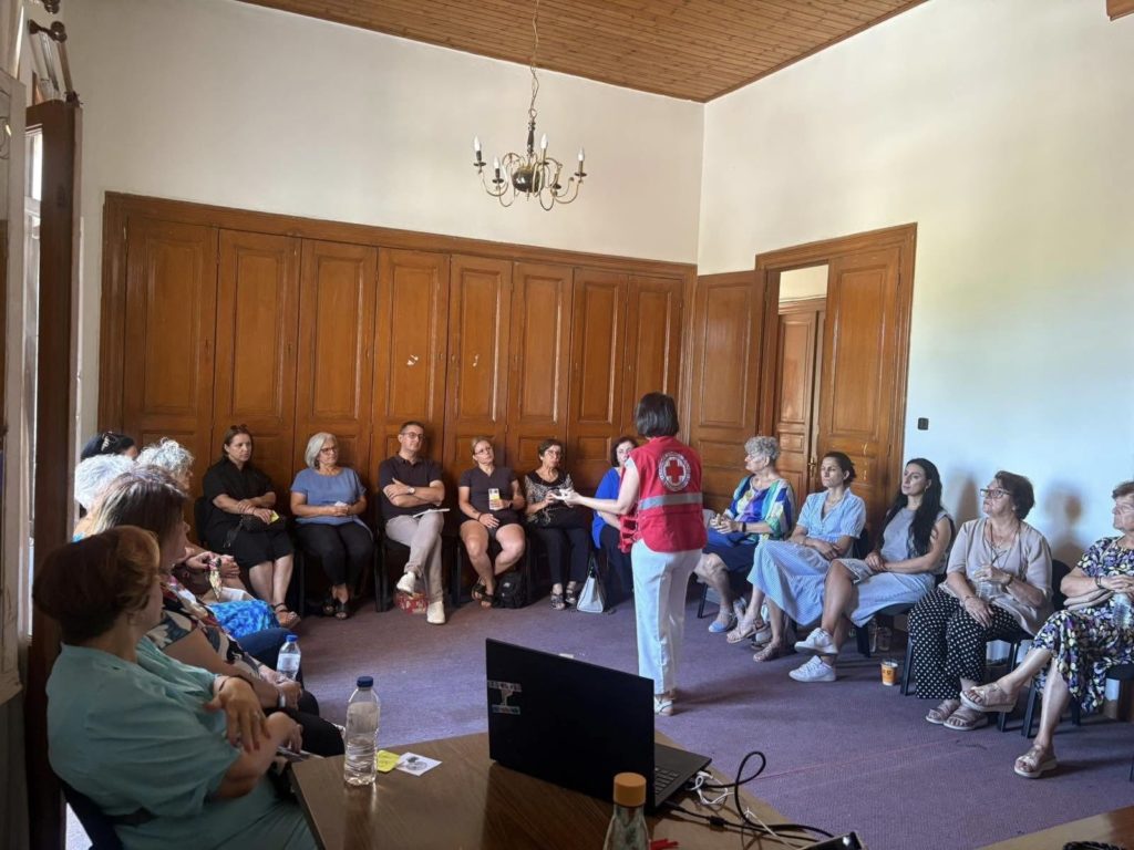 Ο Ελληνικός Ερυθρός Σταυρός προσέφερε ψυχοκοινωνική υποστήριξη στις πυρόπληκτες οικογένειες της Χίου