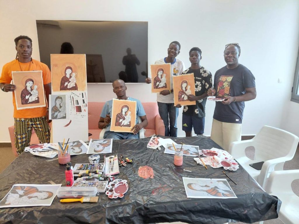 Μαθήματα μουσικής και ορθόδοξης εικονογραφίας στην Ακτή Ελεφαντοστού