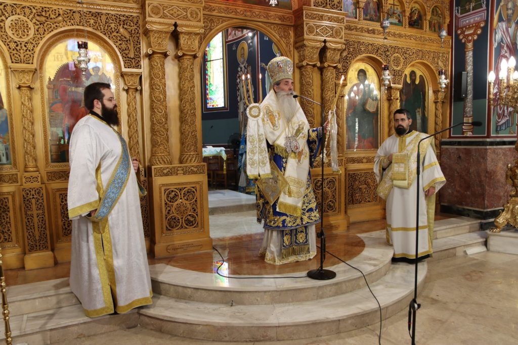 Πειραιώς Σεραφείμ: «Ζούμε και αναπνέουμε την ευλογία της Παναγίας μέσα στην Εκκλησία»