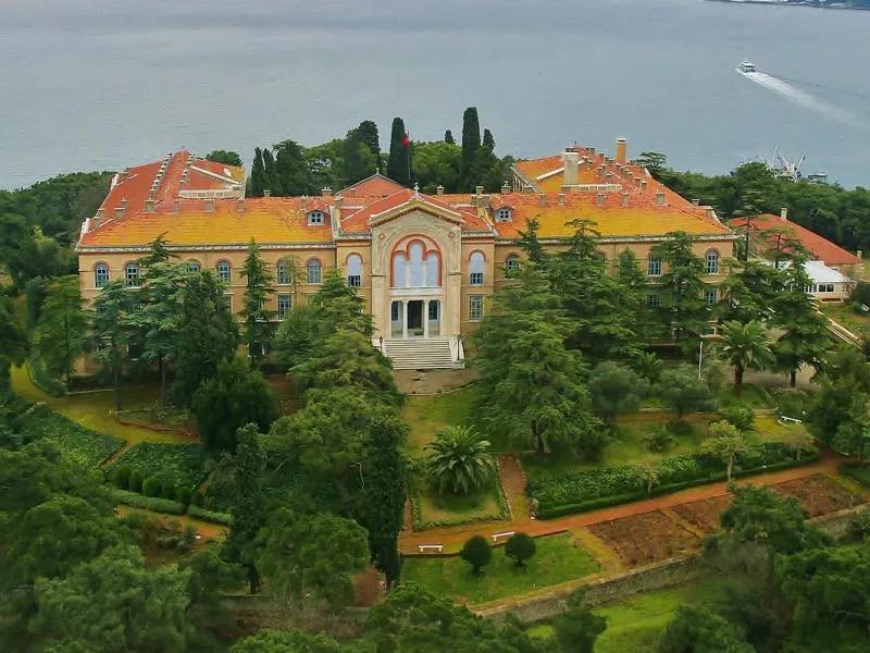 Η Μητρόπολη Ιταλίας χαιρετίζει την αναφορά του Προέδρου των ΗΠΑ στην Θεολογική Σχολή της Χάλκης