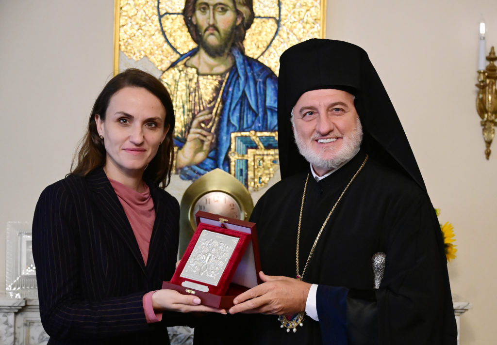 Ο Αρχιεπίσκοπος Αμερικής υποδέχθηκε την υπουργό Εξωτερικών της Ρουμανίας