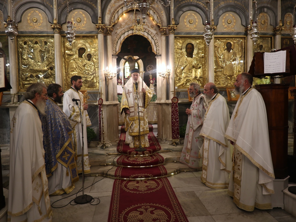 Πλήθος πιστών, Συρίων και παραθεριστών, τίμησαν την Παναγία τη “Φανερωμένη”