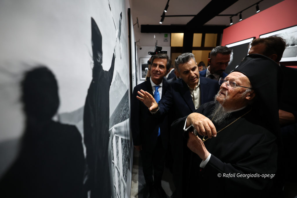 Τα εγκαίνια της φωτογραφικής έκθεσης «Άγιον Όρος – Πέρα από το Ορατό» στη Θεσσαλονίκη από τον Οικουμενικό Πατριάρχη (ΒΙΝΤΕΟ&ΦΩΤΟ)