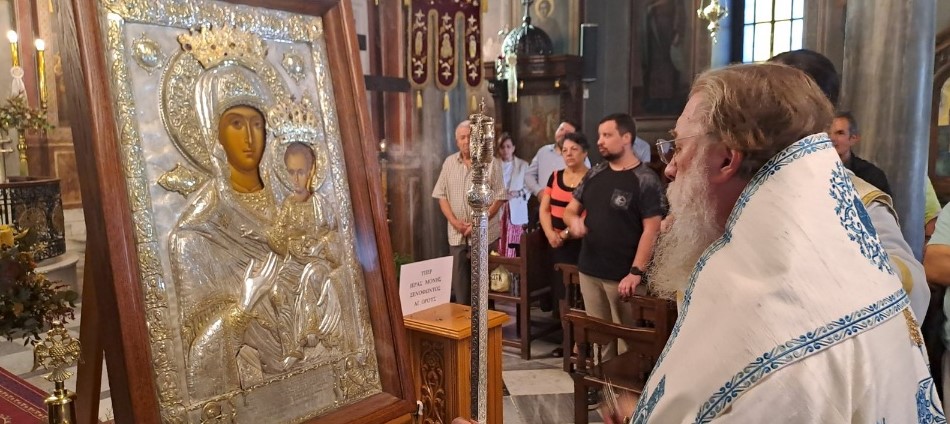 Αρχιερατική Θεία Λειτουργία ενώπιον της Ιεράς Εικόνος της Παναγίας της Οδηγήτριας στο Μαρούσι
