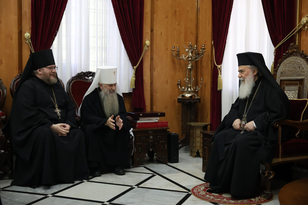 ерусалимский Патриарх Феофил принял митрополита Санкт-Петербургского и Ладожского Варсонофия с делегацией паломников