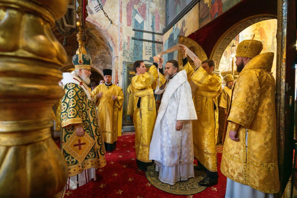 В день памяти святителя Петра Святейший Патриарх Кирилл совершил Литургию в Успенском соборе Московского Кремля и возглавил хиротонию архимандрита Силуана (Конева) во епископа Ржевского и Торопецкого