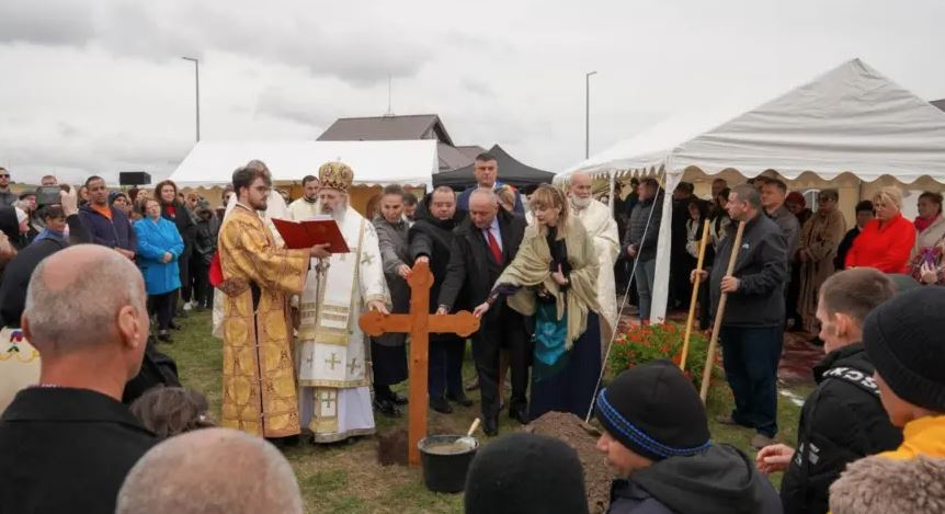Ο Μητροπολίτης Μολδαβίας έθεσε τον θεμέλιο λίθο σε εκκλησία του Κέντρου Εξυπηρέτησης Ενηλίκων με Αναπηρίες στο Ντραγκομίρεστι