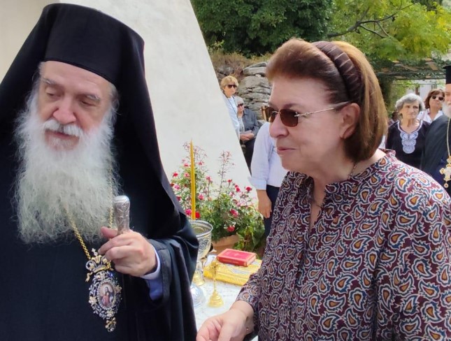 Η Υπουργός Πολιτισμού Λίνα Μενδώνη στα εγκαίνια της αποκατεστημένης Ι.M. Οσίας Θεοκτίστης στην Ικαρία