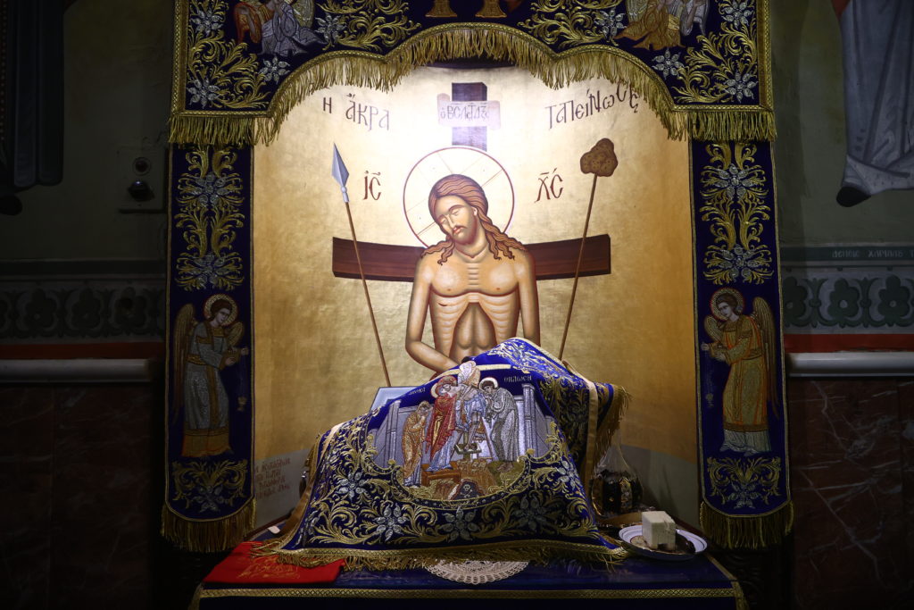 Όρθρος και Αρχιερατική Θεία Λειτουργία από τον Ι.Ν. Αγίου Παπάγου – Έψαλλε η ΕΛΒΥΧ