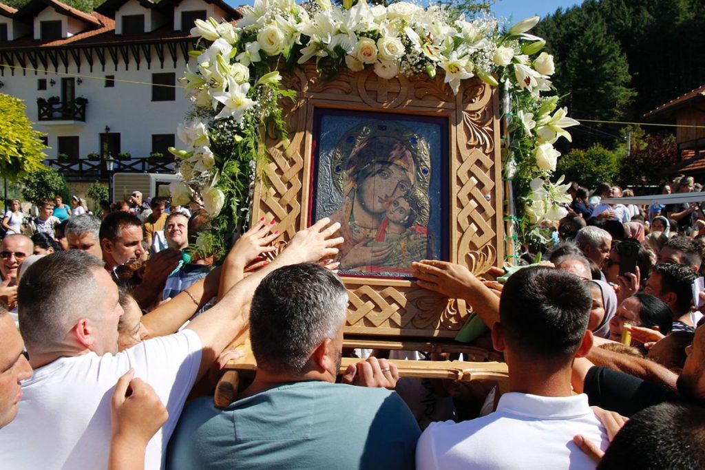 Σερβία: Περισσότεροι από 15.000 πιστοί προσκύνησαν την Παναγία του Κουρσκ στη Μονή Τούμαν