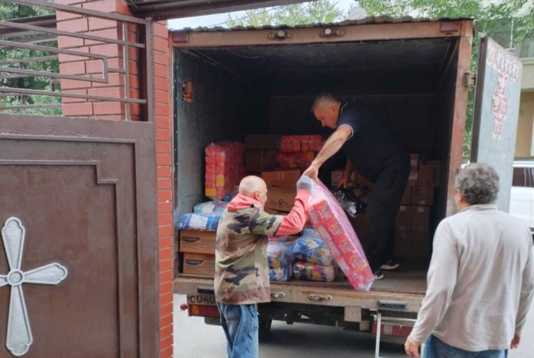 Московский приход Ассирийской Церкви Востока передал очередную партию гуманитарной помощи для пострадавших жителей новых регионов России