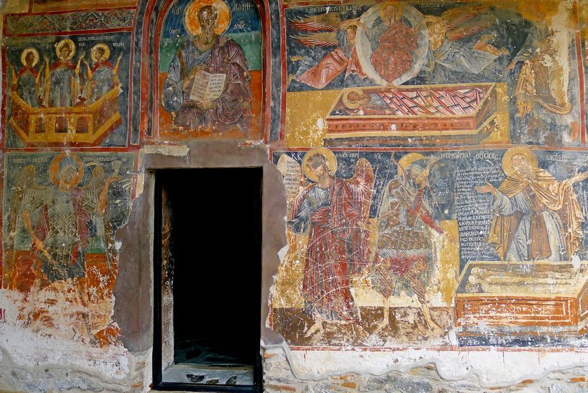 Θεία Λειτουργία στο Παρεκκλήσι του Αγίου Ιωάννου του Θεολόγου στην Ι.Μ. Μαυριωτίσσης