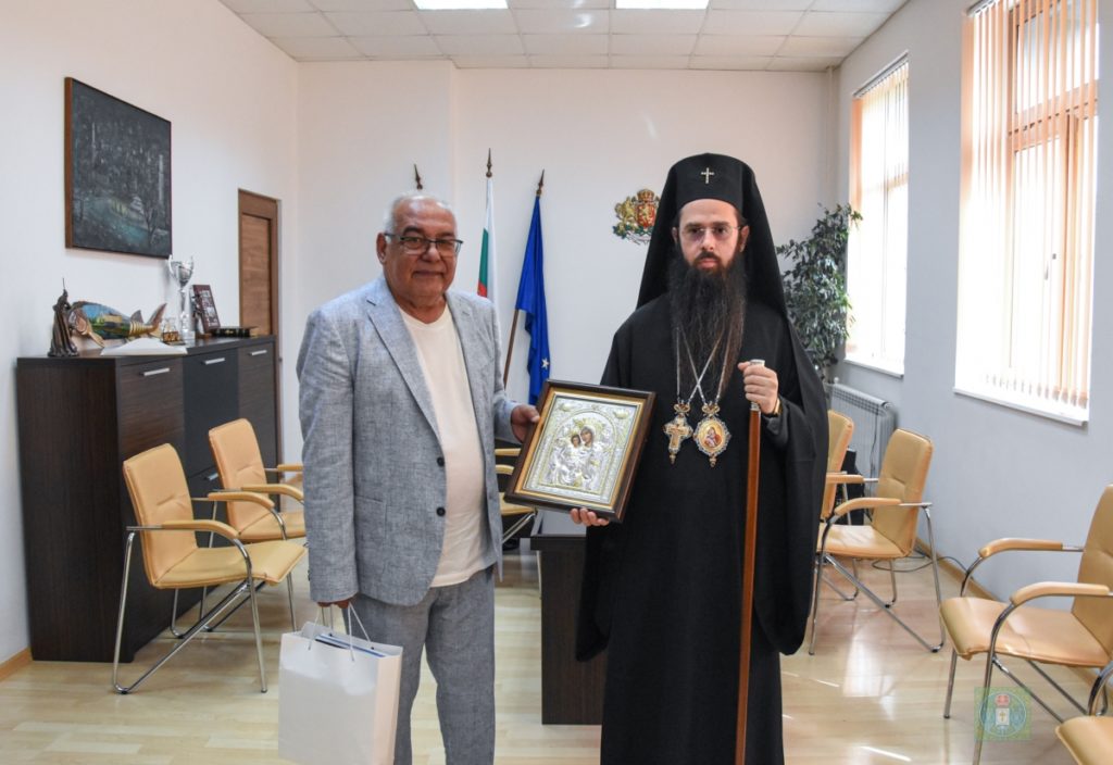 Μια παλαιά παράδοση για τον Άγιο Ιωάννη τον Θεολόγο αποκαθίσταται στο Καρνομπάτ της Βουλγαρίας