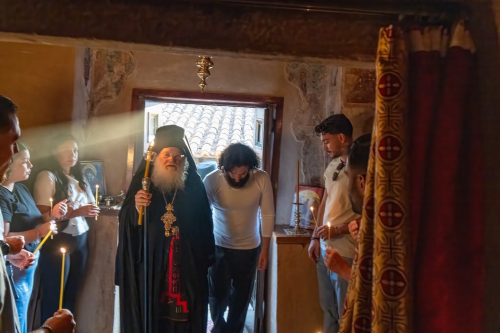 Κουρά μοναχού στην Ιερά Μονή Αστερίου (ΦΩΤΟ)