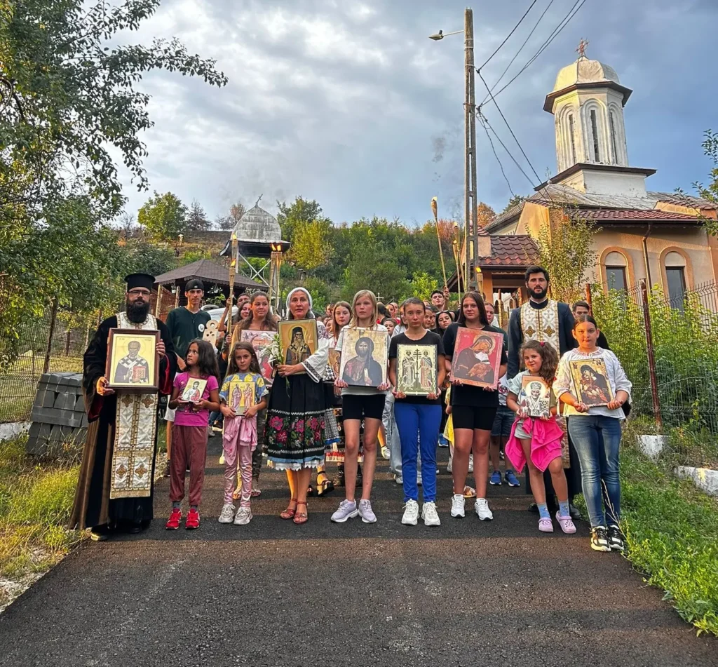 Activități duhovnicești, ateliere de învățare și multă voie bună pentru zeci de copii din Mitropolia Olteniei