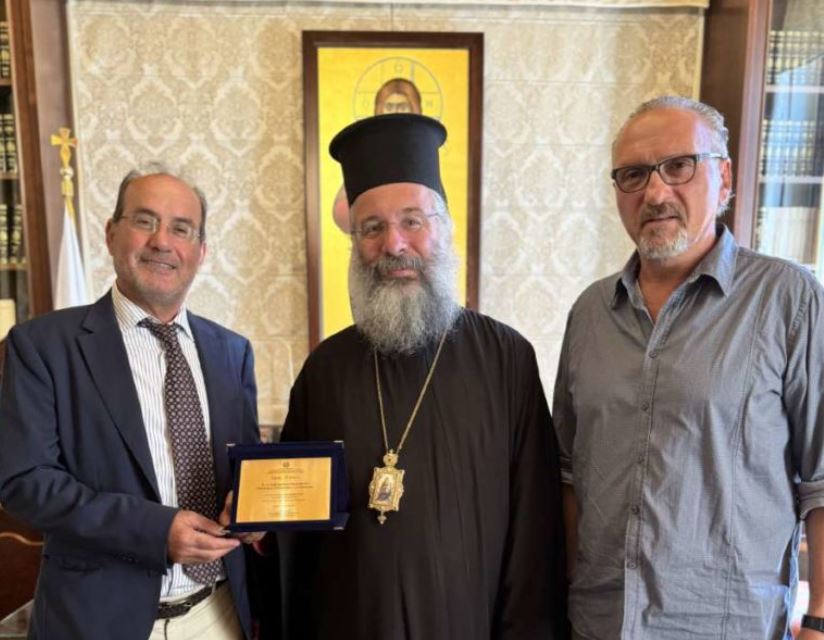 Ο απερχόμενος Διευθυντής Δευτεροβάθμιας Εκπαίδευσης Ρεθύμνου στον Μητροπολίτη Πρόδρομο