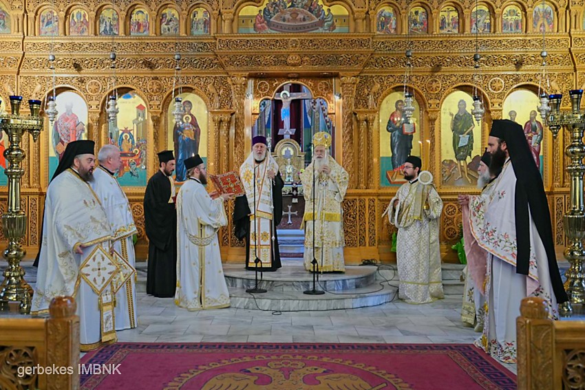 Οι Μητροπολίτες Βεροίας και Σύρου στο 40νθήμερο μνημόσυνο για τον αείμνηστο βουλευτή και τ. Υφυπουργό Απόστολο Βεσυρόπουλο