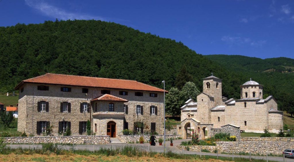 Μαυροβούνιο: Αστυνομοκρατία και παρακολουθήσεις καταγγέλλει η Μητρόπολη Νίκσιτς