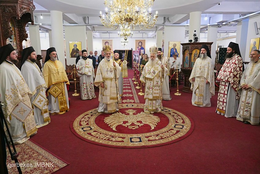 Αρχιερατικό Συλλείτουργο στην Παναγία Δοβρά – Σύναξη αποφοίτων της Αθωνιάδος Σχολής