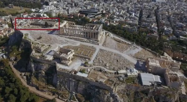 Αποκαθίσταται και αποδίδεται επισκέψιμο το μυκηναϊκό τείχος, στο ανατολικό τμήμα της Ακρόπολης των Αθηνών