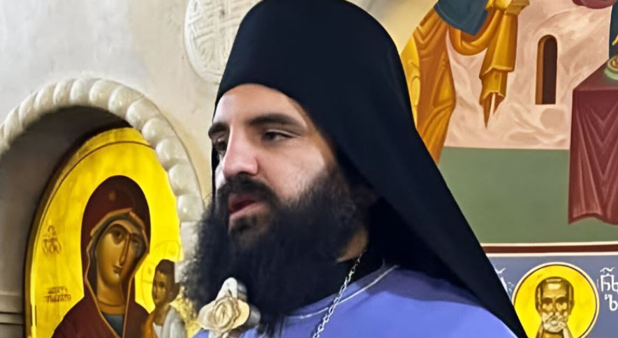 მესტიისა და ზემო სვანეთის მიტროპოლიტმა ილარიონმა ეპარქიის სასულიერო პირი დააჯილდოვა