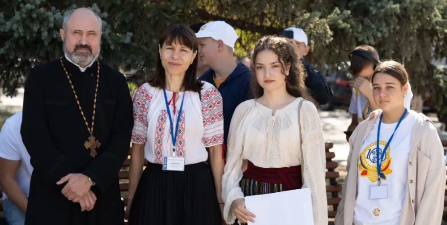 Peste 235 de adolescenți din Republica Moldova și România au învățat despre modelul creștin de relații sănătoase