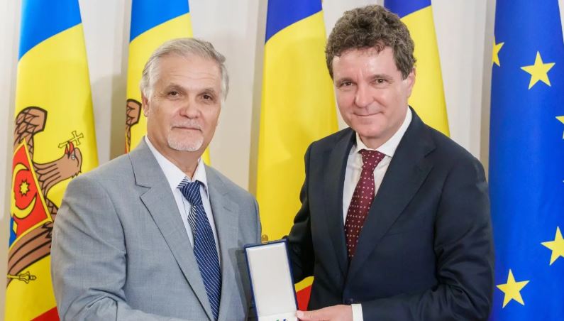 Președintele României la decorarea Casei Alexei Mateevici: Așezământ public de mare prestigiu, pentru România și Republica Moldova