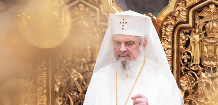 Patriarhul Daniel: Omul are nevoie de ajutorul lui Dumnezeu, ca să poată purta crucea sa pe calea mântuirii