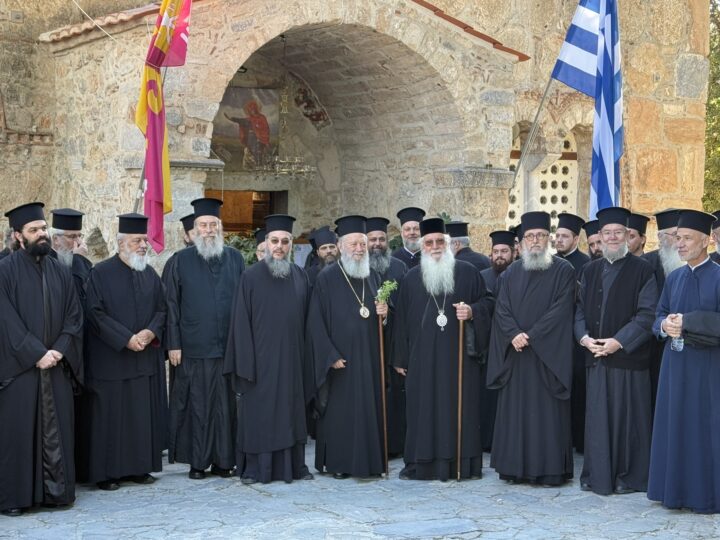 Ο Μητροπολίτης Χαλκίδος με ομάδα προσκυνητών στην επαρχία Λεβαδείας