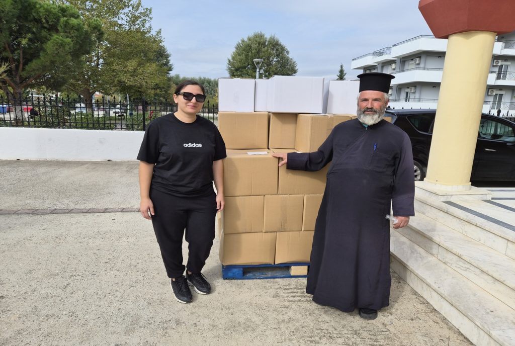 Ι.Μ. Μαρωνείας: Δέματα αγάπης σε ευπαθείς ομάδες και άπορες οικογένειες