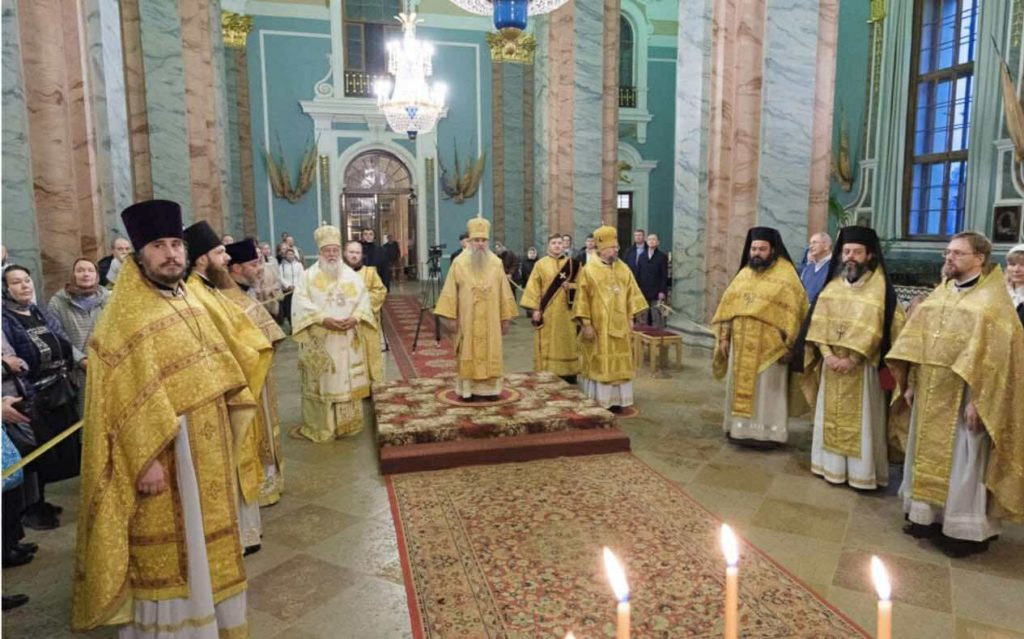 Θεία Λειτουργία του Μητροπολίτη Αγίας Πετρουπόλεως και Λαντόγκας στον Καθεδρικό Ναό του Φρουρίου Πέτρου και Παύλου