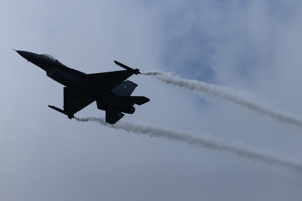 Το μήνυμα από τον αιθέρα της Θεσσαλονίκης: “Με φτερά πίστης και τιμής συνεχίζουμε να φυλάμε τον ουρανό της πατρίδας”