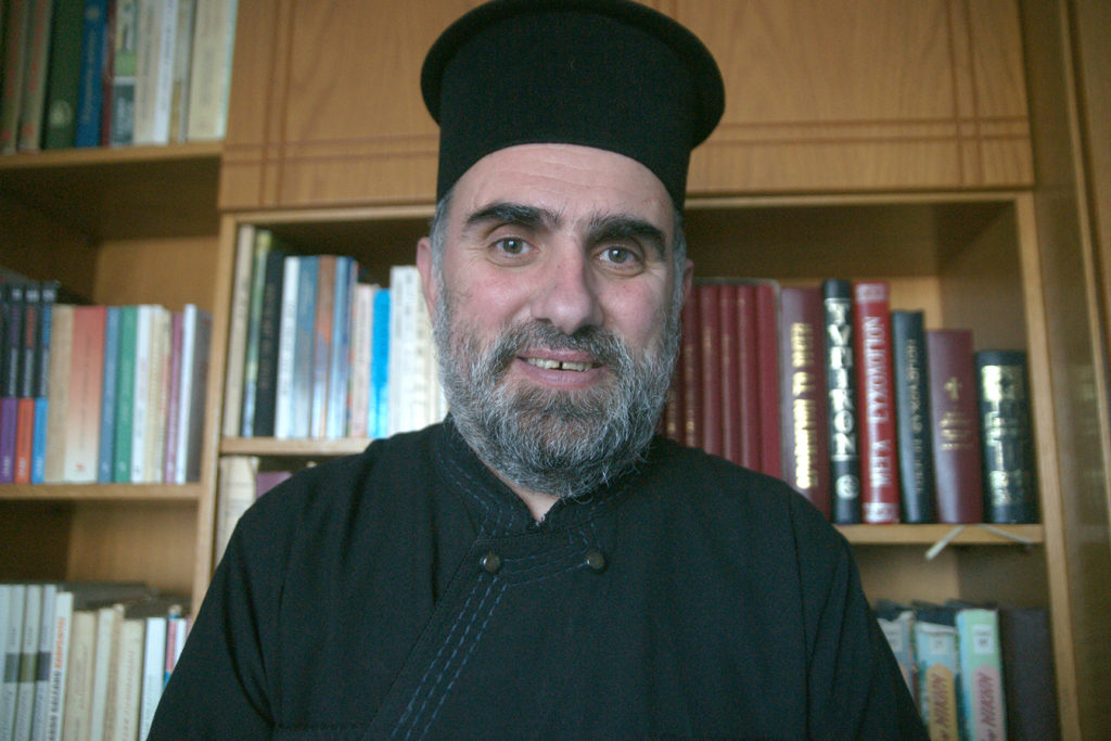 Με άριστα η διπλωματική εργασία του π. Ηλία Μάκου για την Ορθόδοξη Εκκλησία της Αλβανίας