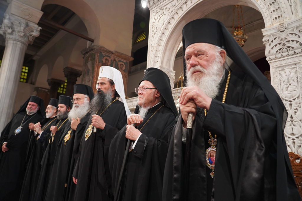 Εκκλησιαστική ζωή και τεχνολογία: Ομιλίες και εισηγήσεις Προκαθημένων στο Συνέδριο του περιοδικού «Θεολογία»