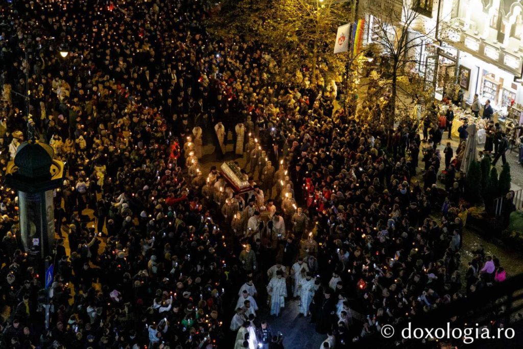 Η λιτανεία της Αγίας Παρασκευής της Επιβατινής στο Ιάσιο της Ρουμανίας (ΦΩΤΟ&ΒΙΝΤΕΟ)