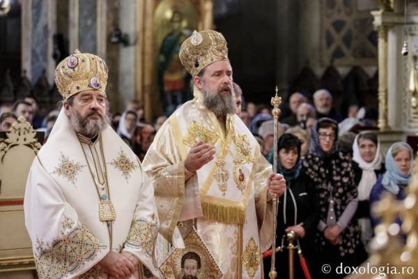 Ο Μητροπολίτης Θεσσαλονίκης προεξήρχε στην Θεία Λειτουργία στον Καθεδρικό Ιερό Ναό Ιασίου (ΒΙΝΤΕΟ)