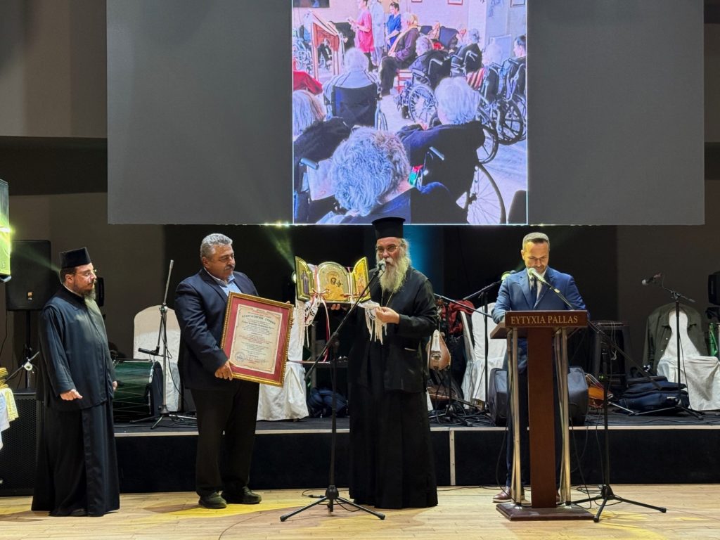 Χιλιάδες αγκαλιές αγάπης υπέρ του Αννουσάκειου