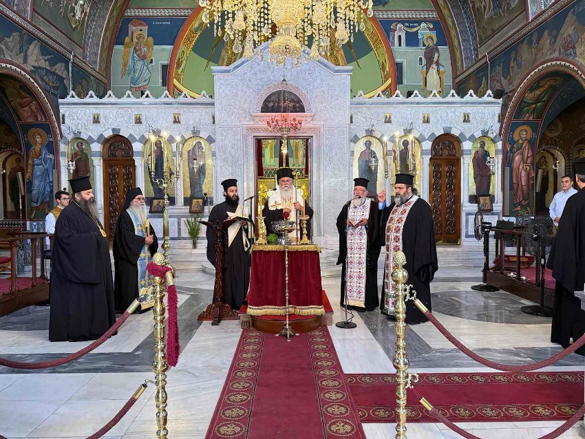 Ι.Μ. Κορίνθου: Αγιασμός για την έναρξη των μαθημάτων στο «Εργαστήρι Εκκλησιαστικών Τεχνών» και επίδοση των πτυχίων στους επιτυχόντες