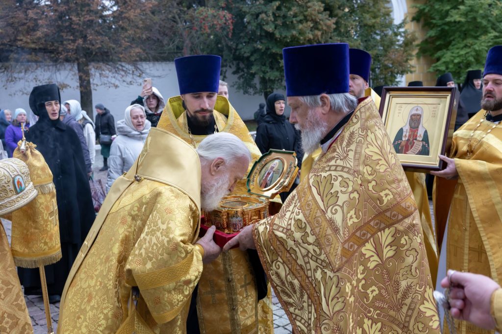 Состоялось принесение ковчега с частицей мощей святителя Тихона, Патриарха Московского, в пределы Коломенской епархии