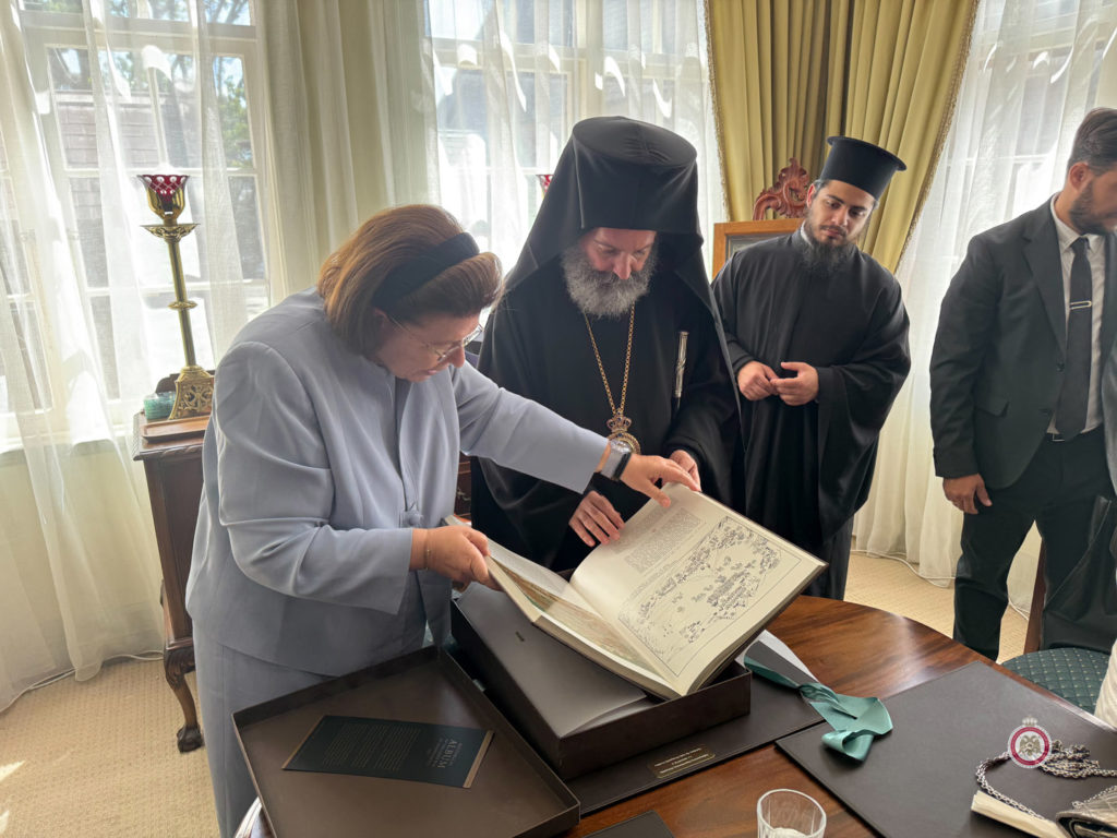 Η Iερά Επαρχιακή Σύνοδος της Αρχιεπισκοπής Αυστραλίας υποδέχθηκε τη Λίνα Μενδώνη