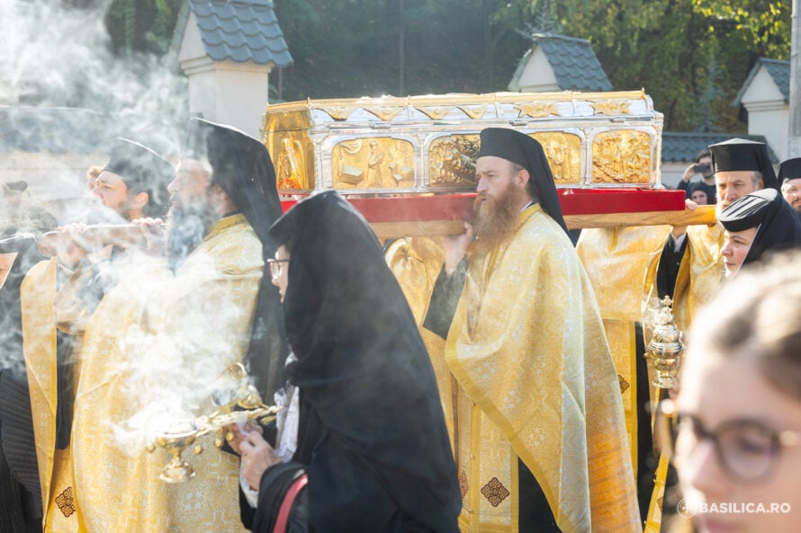 Aducerea raclei cu Sfintele Moaște ale Sfântului Cuvios Dimitrie cel Nou la Catedrala Națională