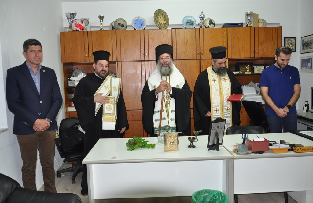 Ο Μητροπολίτης Ρεθύμνης τέλεσε τον Αγιασμό για την έναρξη της νέας ποδοσφαιρικής σεζόν στα γραφεία Συνδέσμου Διαιτητών